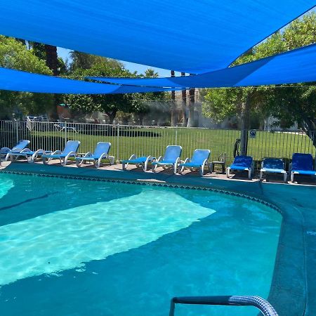 קת'דרל סיטי Ccbc Resort Hotel - A Gay Men'S Resort מראה חיצוני תמונה