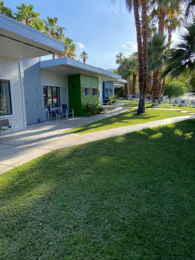 קת'דרל סיטי Ccbc Resort Hotel - A Gay Men'S Resort מראה חיצוני תמונה