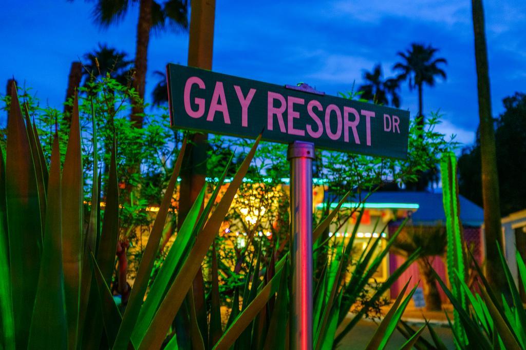 קת'דרל סיטי Ccbc Resort Hotel - A Gay Men'S Resort מראה חיצוני תמונה